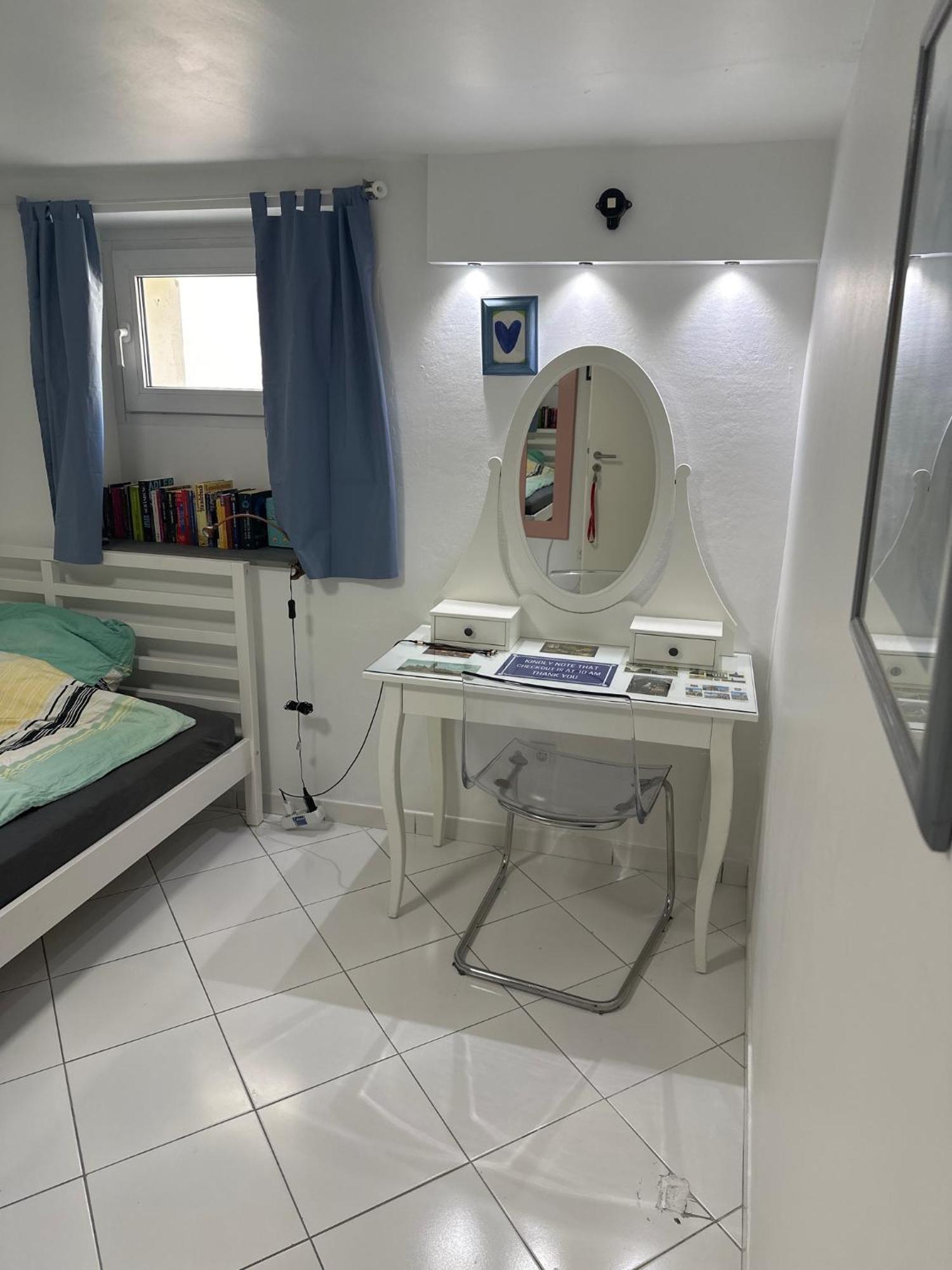 Simple Room In Luxembourg City Exterior photo