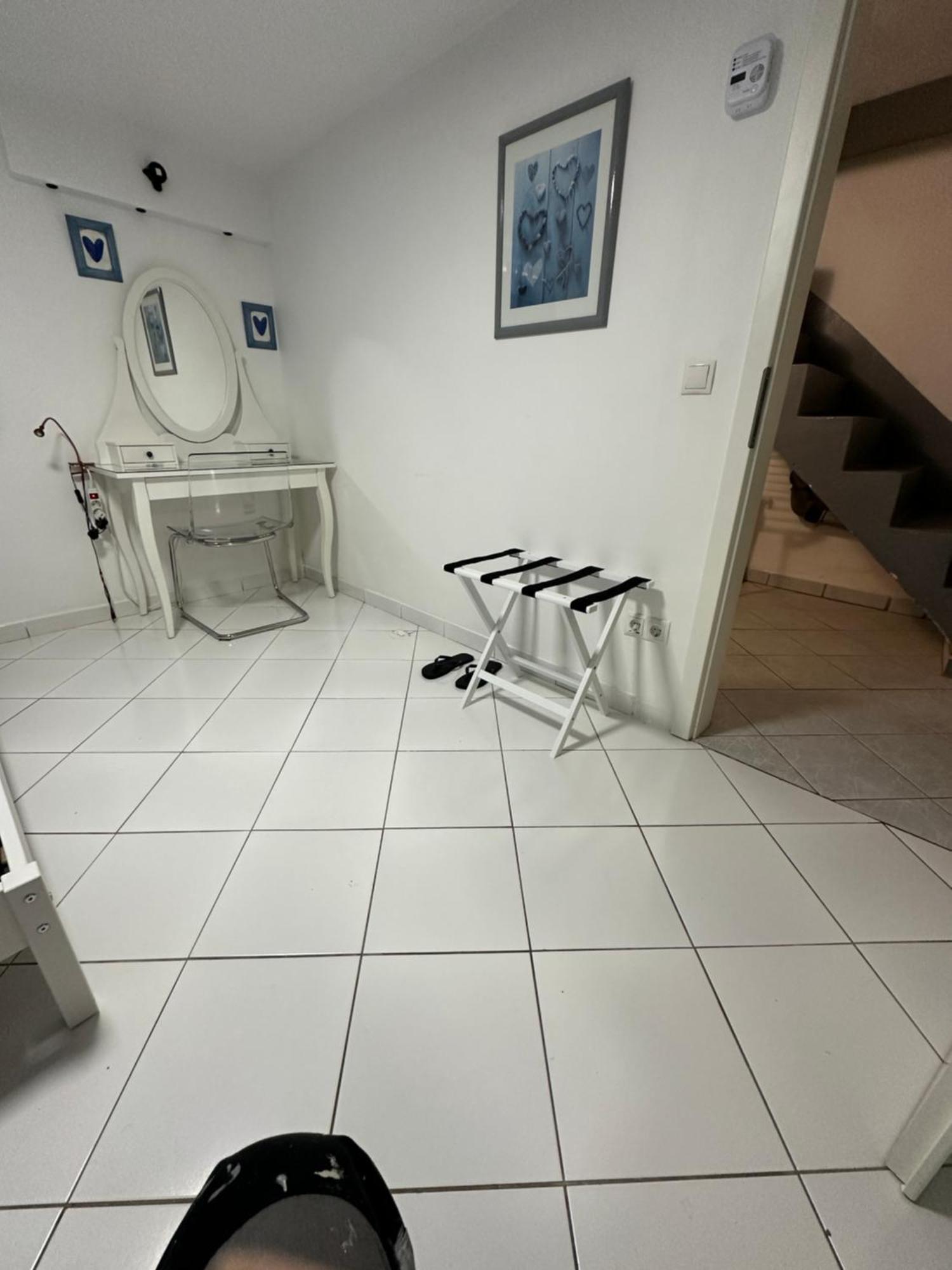 Simple Room In Luxembourg City Exterior photo
